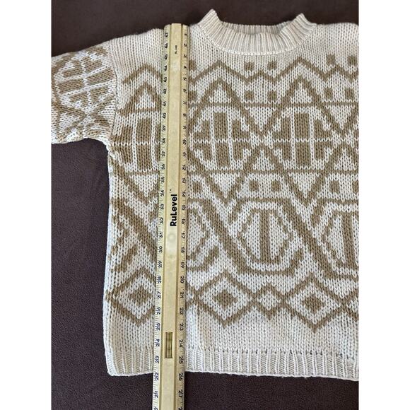 Vtg Jones NY Sz L 100% Hand-knitted Wool Fair Isle Geometric White Tan Sweater - Picture 8 of 9
